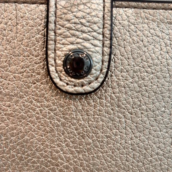 COACH Champagne Metallic Pebbled Leather Accordion Card Case - Picture 4 of 12